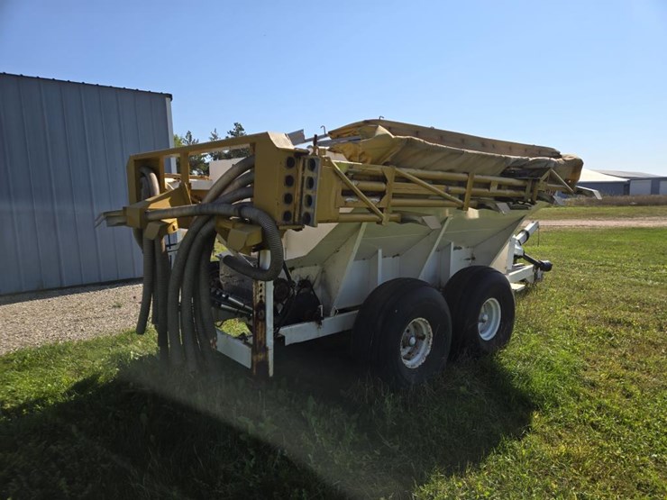 #2992-•-tyler-fluid-air-6-ton-dry-fertilizer-spreader-image-5