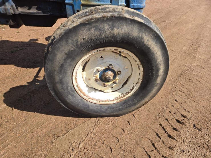 ford-4000-image-19