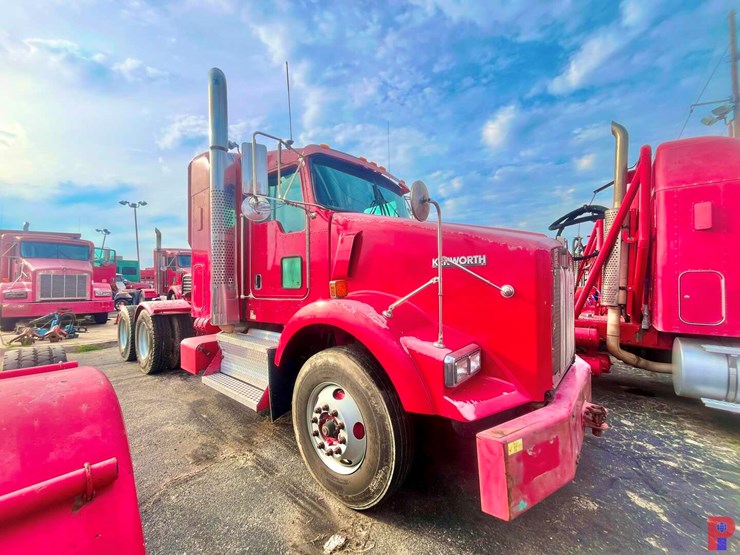 2009-kenworth-t800-image-1