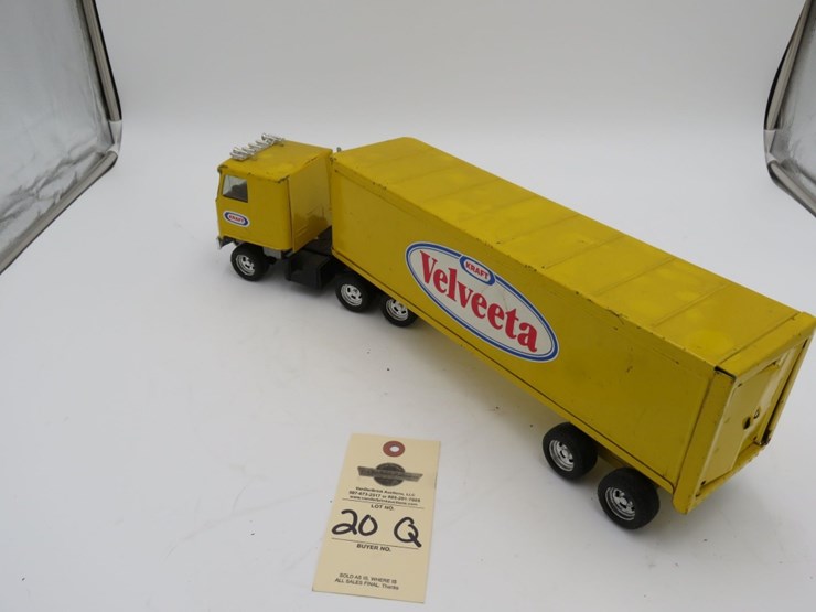 ertl-velveeta-semi-toy-image-4