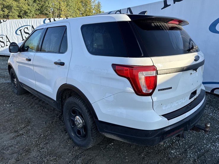 2018-ford-explorer-image-3