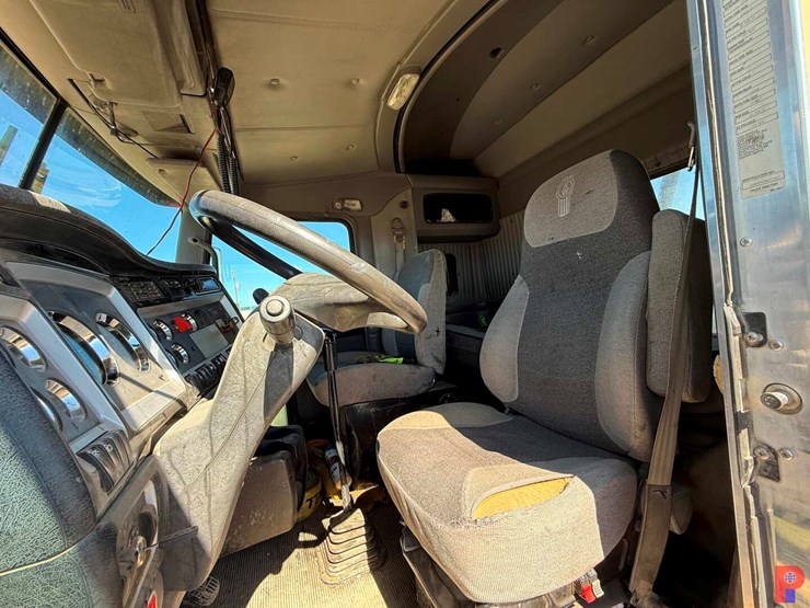 2008-kenworth-t800-image-16