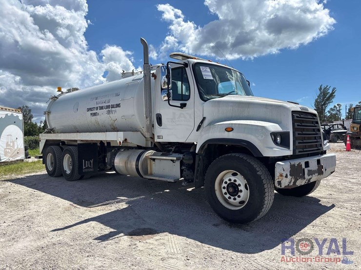 2016-freightliner-114sd-image-2