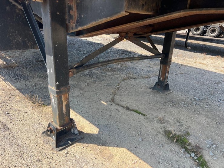 96"-x-53'-flatbed-trailer-image-7