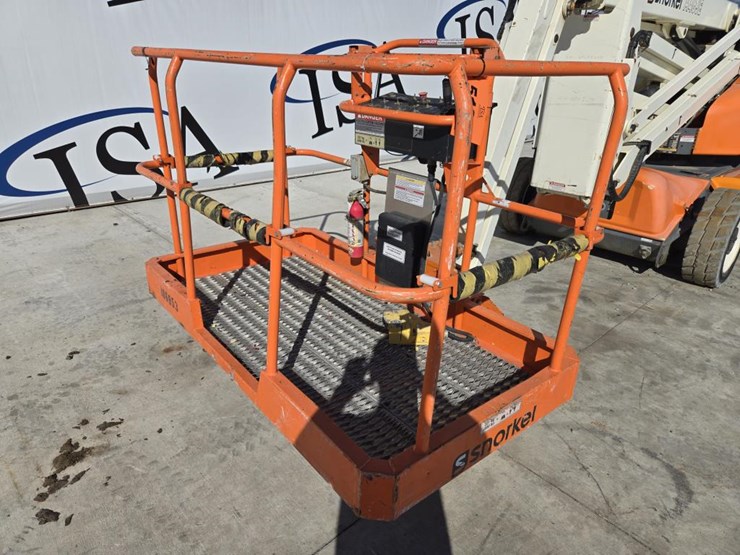 #5189-•-2017-snorkel-a46je-manlift-image-10