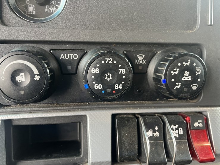 2020-kenworth-t680-image-114