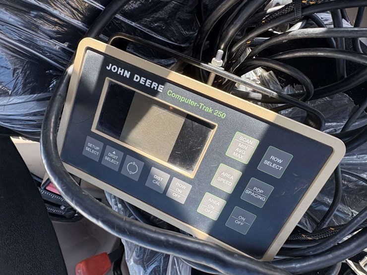 john-deere-7200-image-41