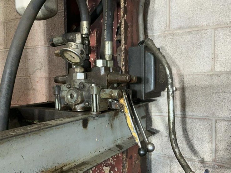 #116-•-40-ton-shop-press-image-10
