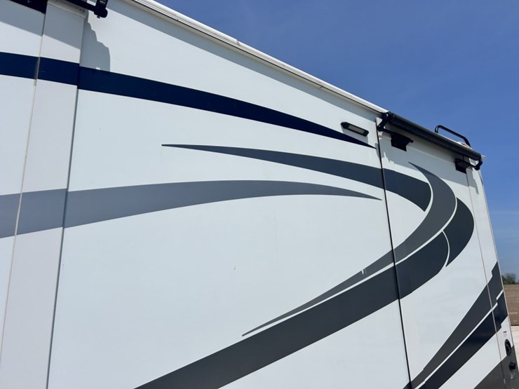 2017-ford-e450-image-15