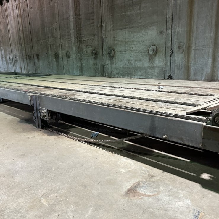 #1592 • 33' Lumber Deck