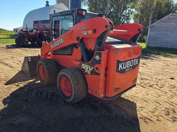2019-kubota-ssv75-image-6