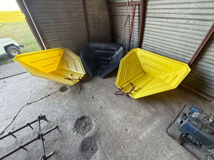 (3)-grain-hoppers,-2-–-westfield-and-1-–-unknown,-buying-all-for-one-money-image-1