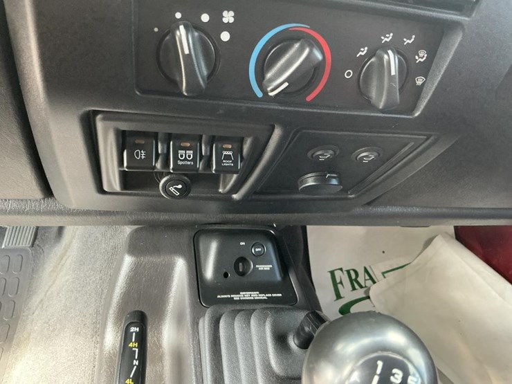 1999-jeep-wrangler-sport-image-102