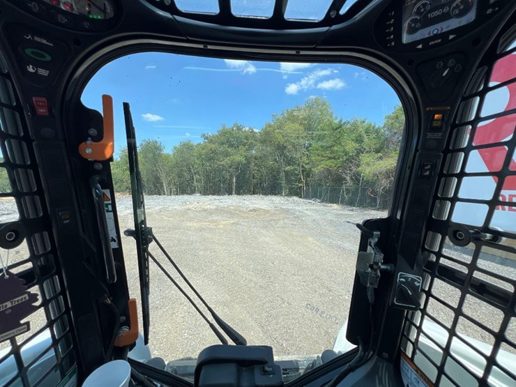 2023-bobcat-t770-image-37
