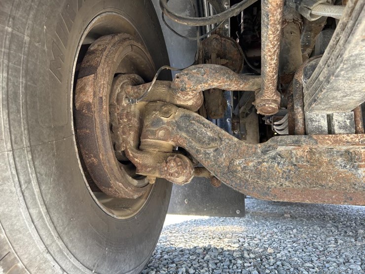 2012-peterbilt-389-image-32