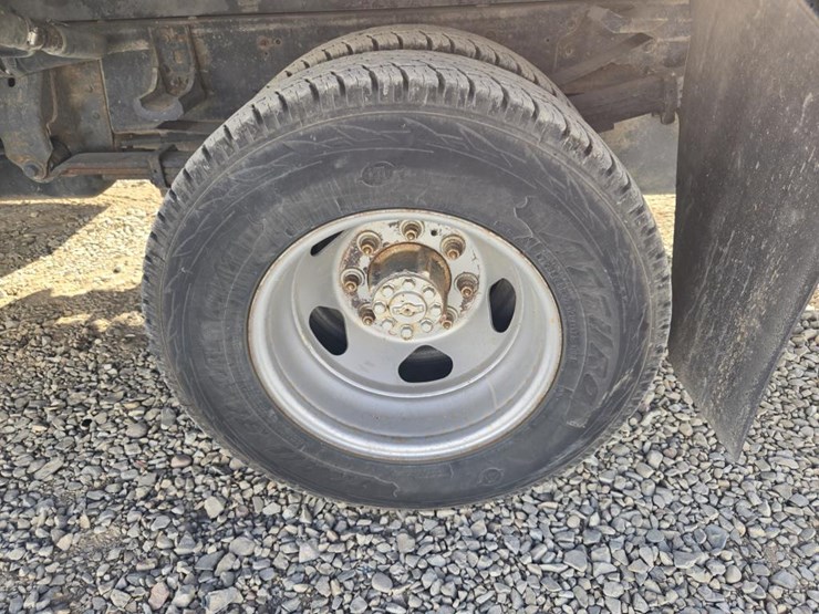 2015-chevrolet-3500-image-69