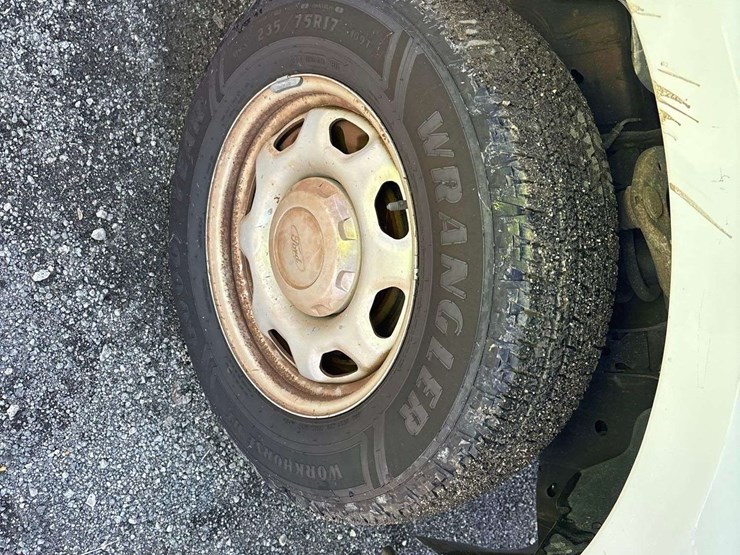 2014-ford-f150-image-25