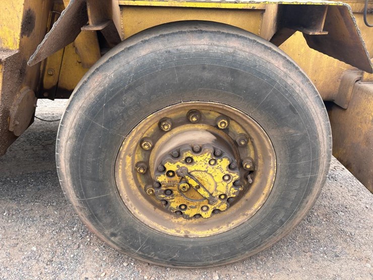 #1800-•-galion-2-stage-crane-truck-image-61