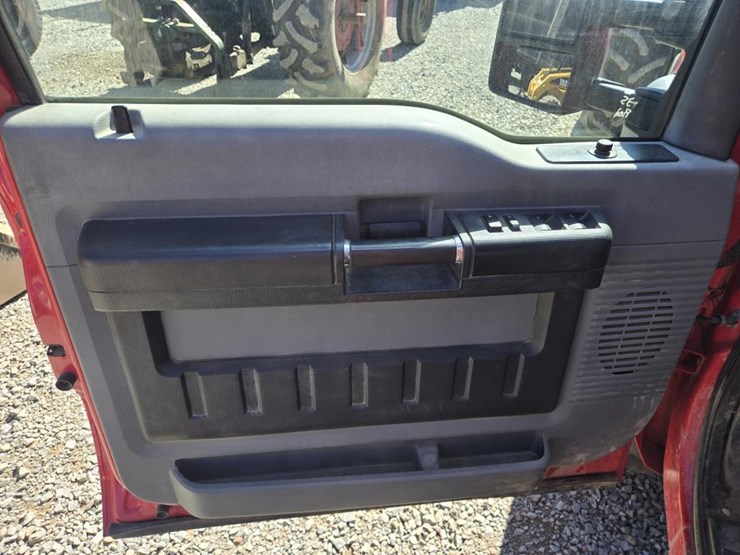2011-ford-f450-image-33