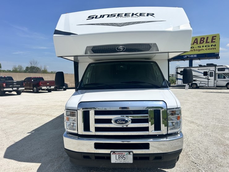 2023-ford-e450-image-8