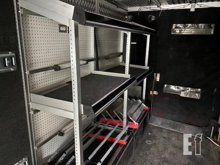 2012-freightliner-mt45-image-15