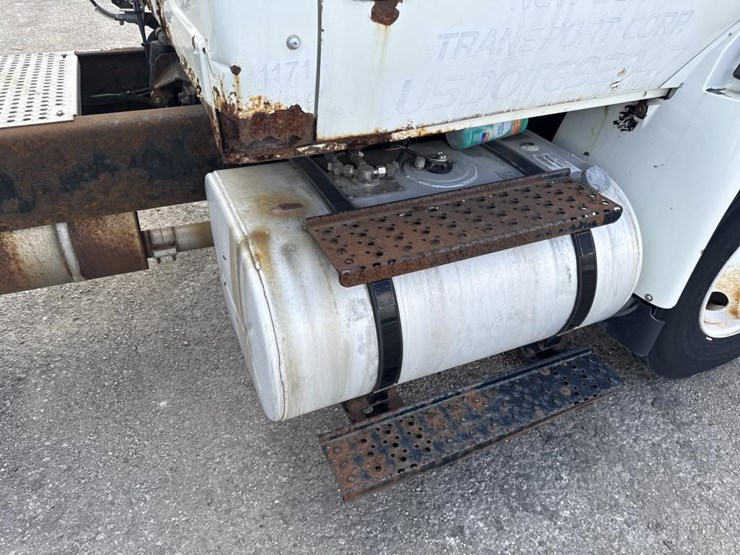 2007-international-durastar-4400-image-21