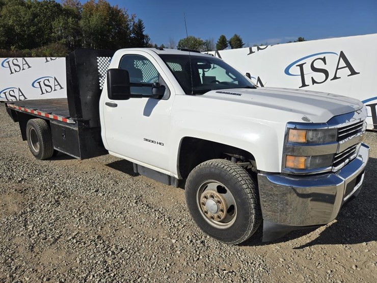 2015-chevrolet-3500-image-7
