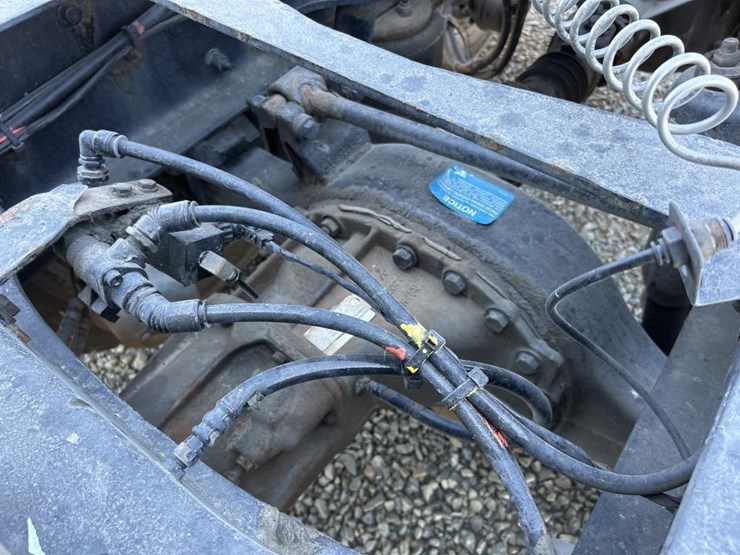 2019-peterbilt-579-image-29