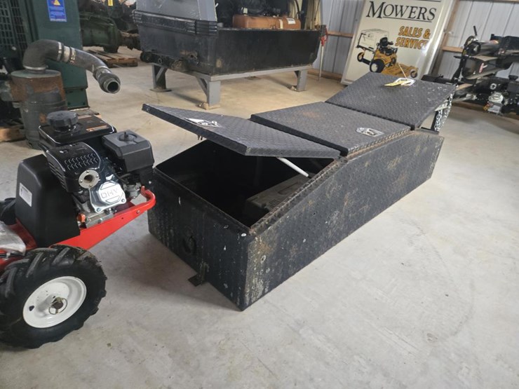 #2562-•-approx-74"x26“-truck-box-image-4