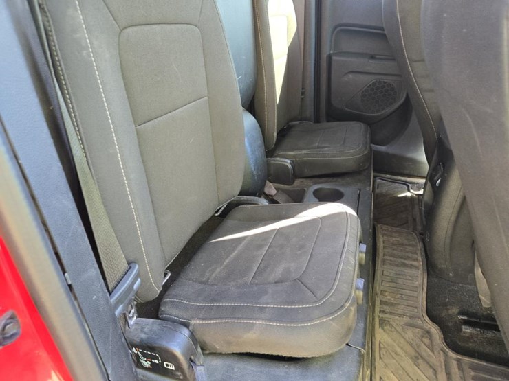 2015-chevrolet-colorado-image-30