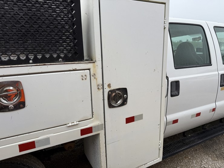 2008-ford-f550-image-26