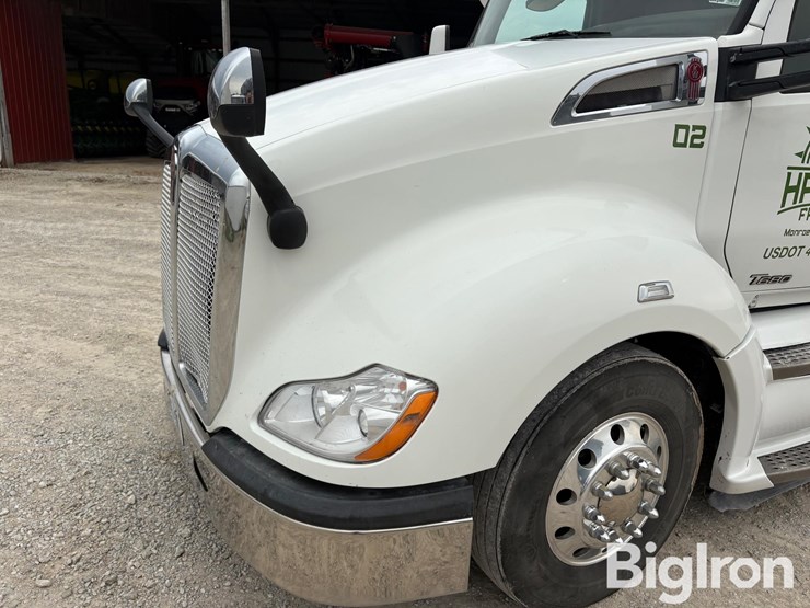 2021-kenworth-t680-image-13