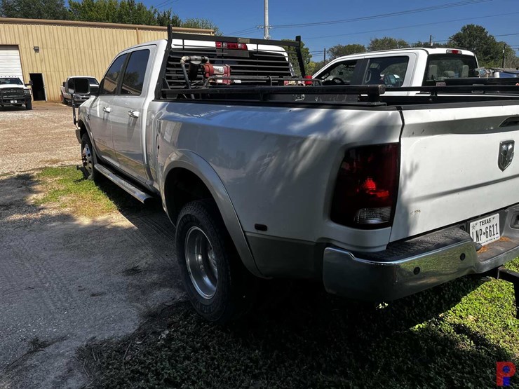 2011-ram-3500-laramie-image-3