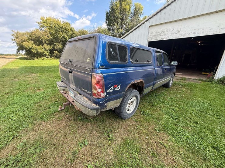 2003-chevrolet-extended-cab-pickup-with-topper,-4x4,-261,233-miles,-v8,-automatic-transmission,-per-image-8