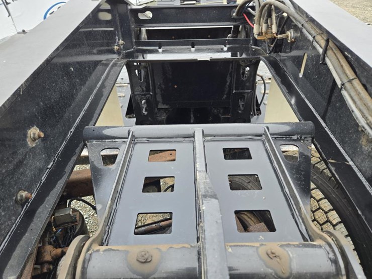 2024-globe-lowboy-image-10