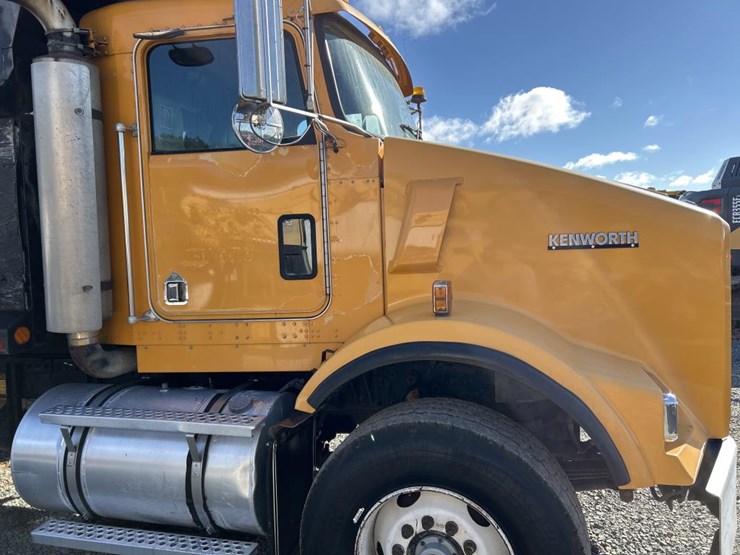 2000-kenworth-t800-image-15