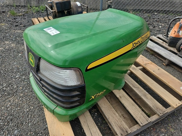 john-deere-x740-image-1