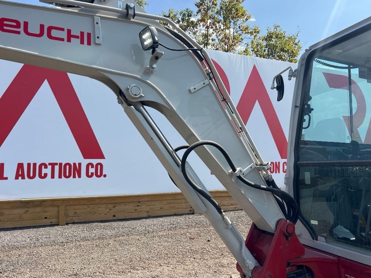 2021-takeuchi-tb235-2-image-12