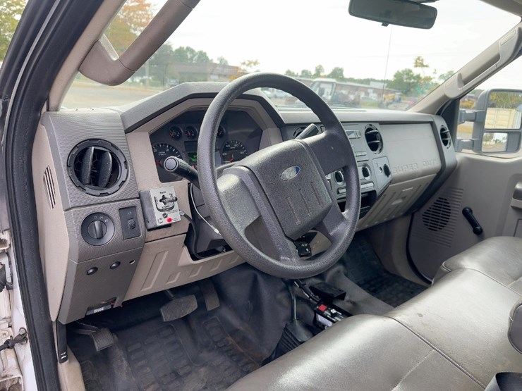 2009-ford-f250-xl-image-22