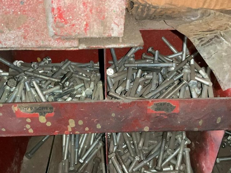 #120-•-coarse-thread-bolts-rack-and-contents-image-43