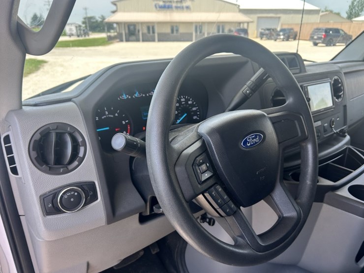 2023-ford-e450-image-47