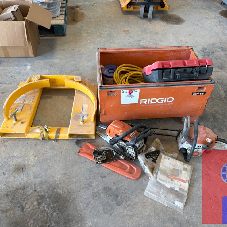 RIDGED JOB BOX W/ (2) STIHL CHAINSAWS, AIR HOSE, & BARREL GRIPPER ATTACHMENT FOR FORKLIFT