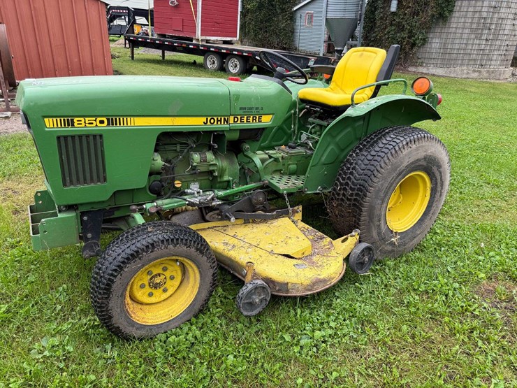 john-deere-850-image-1
