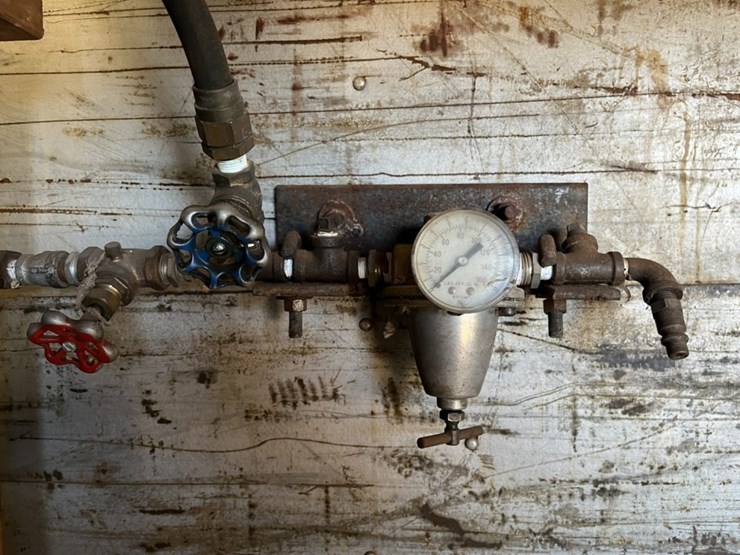 #1609-•-40’-enclosed-fuel-trailer-image-19