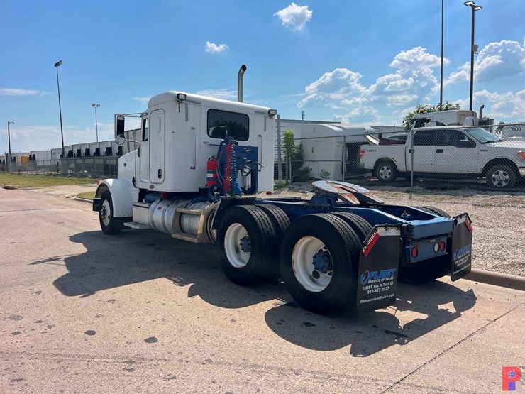 2005-peterbilt-378-image-4