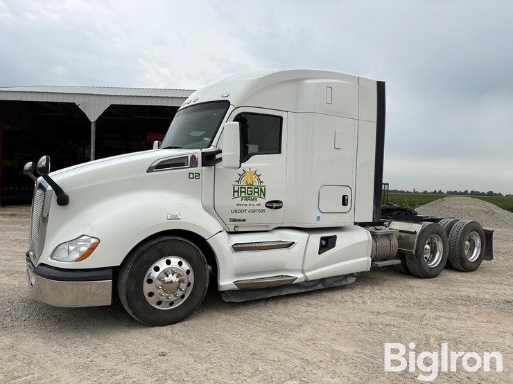 2021-kenworth-t680-image-1