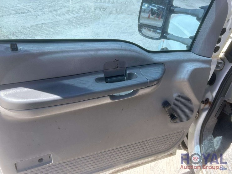 1999-ford-f450-image-32