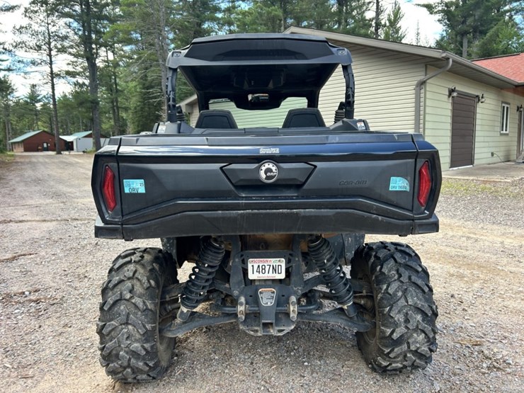 #1400-•-2023-can-am-commander-1000r-xt-image-4
