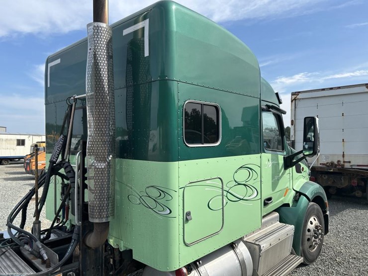2015-peterbilt-579-image-15