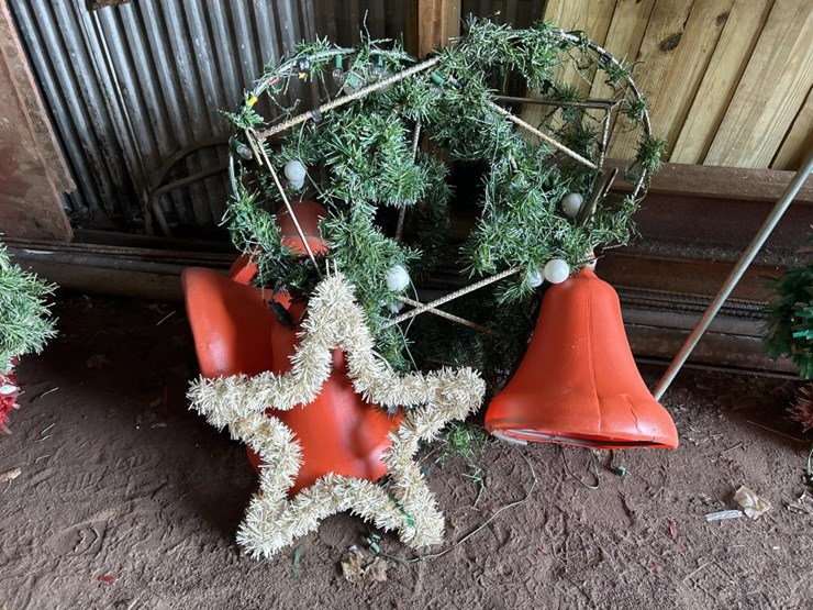 #2821-•-(15)-piece-christmas-decoration-set-image-3